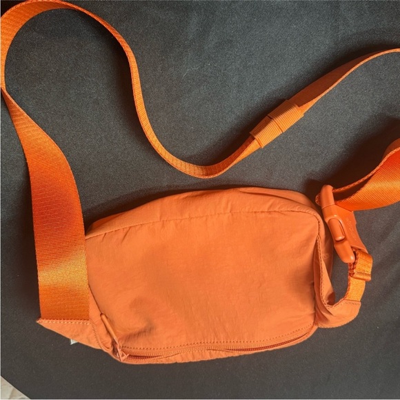 Lululemon orange every day belt bag - Picture 4 of 6
